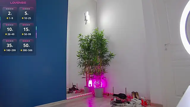 CelineMeyerr online show from June 30, 2026, 4:56 am