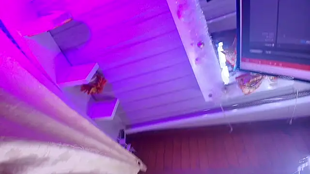  sara london online show from February 1, 2025, 12:04 pm