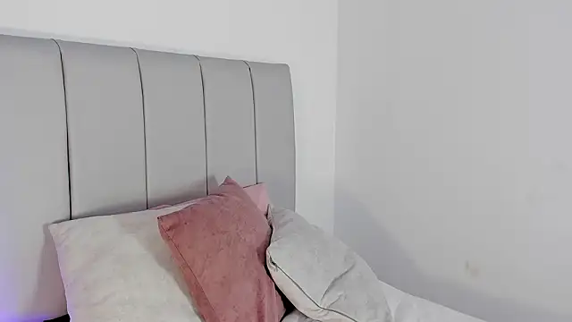 Snapshot of emma_980 chatting on February 16, 2026, 11:42 am emma 980 online show from February 16, 2026, 11:42 am