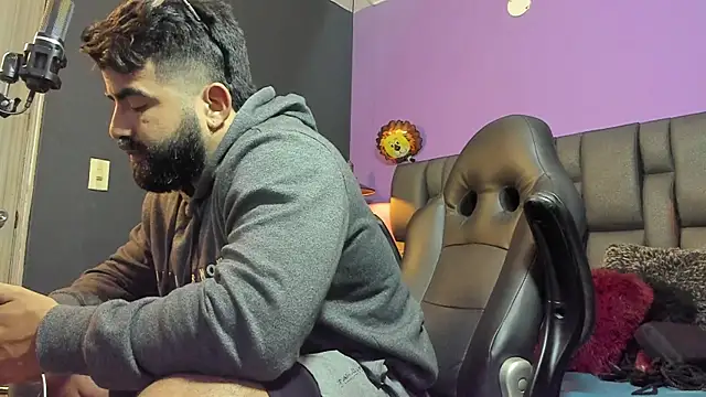 Lyon vach online show from February 18, 2026, 2:20 am