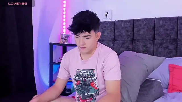 nolan twink1 online show from May 3, 2026, 5:27 pm