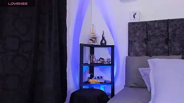 nolan twink1 online show from April 22, 2026, 5:53 pm