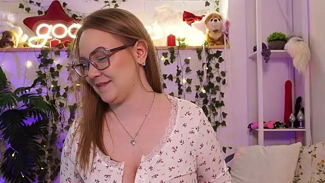 Snapshot of MonicaAsis chatting on March 19, 2026, 6:08 pm MonicaAsis online show from March 19, 2026, 6:08 pm