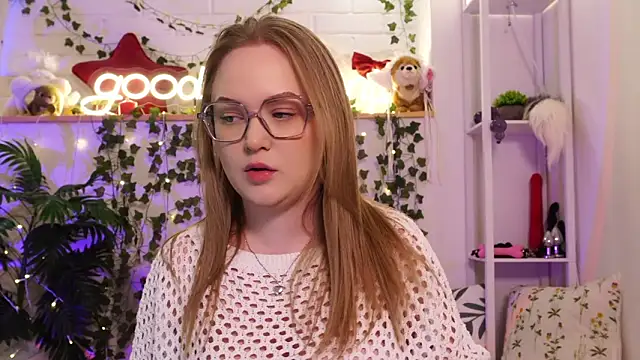 Snapshot of MonicaAsis chatting on March 18, 2026, 5:58 pm MonicaAsis online show from March 18, 2026, 5:58 pm