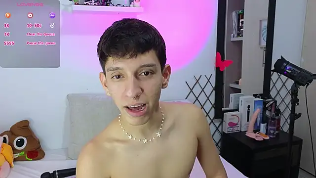 milky  boy  online show from March 14, 2025, 3:59 am