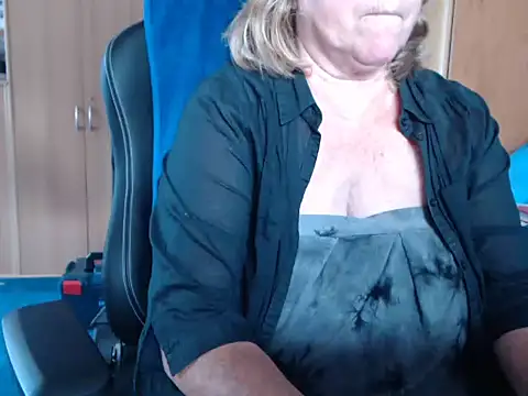 Snapshot of _sunshine__ chatting on June 10, 2026, 6:14 am sunshine online show from June 10, 2026, 6:14 am