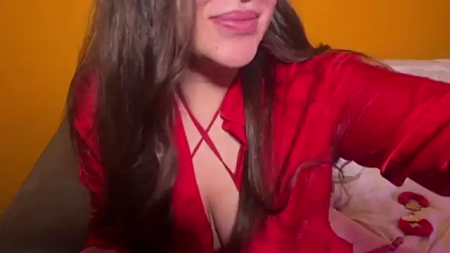 Snapshot of Elinatiranda chatting on May 20, 2026, 10:18 pm Elinatiranda online show from May 20, 2026, 10:18 pm