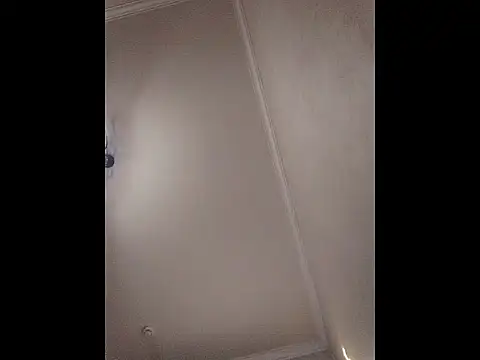 Snapshot of Rowena_Vonnie chatting on May 14, 2026, 12:51 am Rowena Vonnie online show from May 14, 2026, 12:51 am