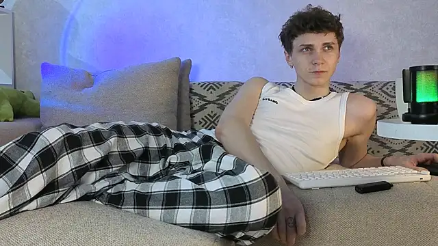 Snapshot of aqualidolly chatting on December 28, 2024, 3:37 pm aqualidolly online show from December 28, 2024, 3:37 pm