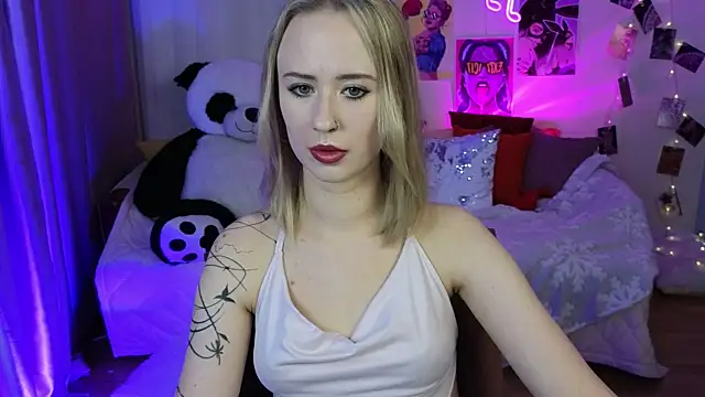 SashaBrooks online show from October 17, 2025, 6:10 pm