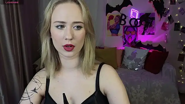 SashaBrooks online show from November 2, 2025, 1:38 pm