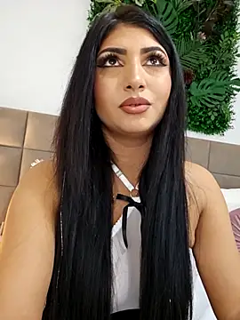 ZendayaClark online show from November 3, 2025, 4:39 am