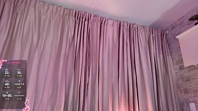 Snapshot of candyy_bella chatting on April 28, 2026, 12:09 pm candyy bella online show from April 28, 2026, 12:09 pm