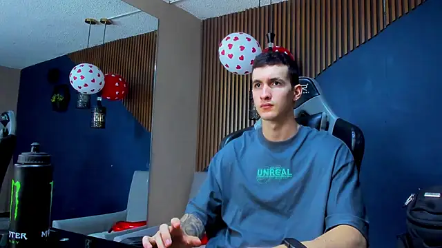 JacksonOlsenn online show from February 18, 2025, 6:26 pm