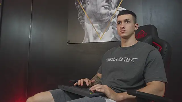 Snapshot of JacksonOlsenn chatting on November 27, 2025, 8:31 pm JacksonOlsenn online show from November 27, 2025, 8:31 pm