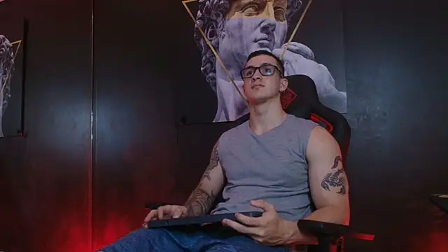 Snapshot of JacksonOlsenn chatting on October 21, 2025, 8:41 pm JacksonOlsenn online show from October 21, 2025, 8:41 pm