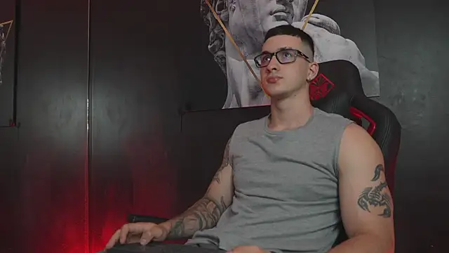 Snapshot of JacksonOlsenn chatting on November 12, 2025, 8:23 pm JacksonOlsenn online show from November 12, 2025, 8:23 pm