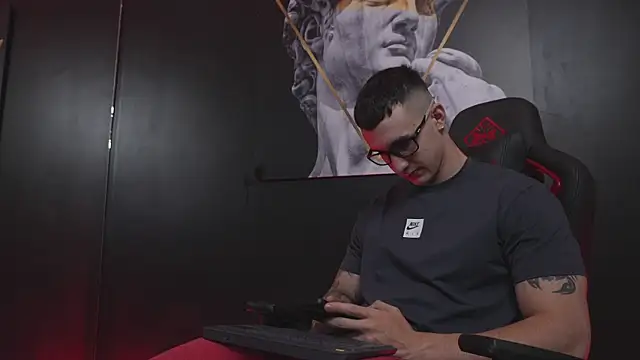 Snapshot of JacksonOlsenn chatting on November 19, 2025, 11:05 pm JacksonOlsenn online show from November 19, 2025, 11:05 pm