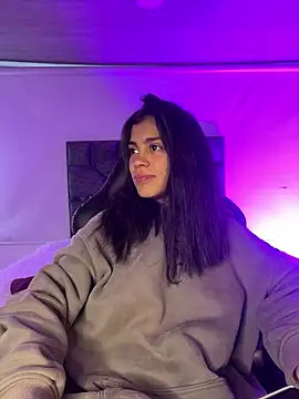 NINA 18 YEARS online show from January 11, 2026, 1:29 pm