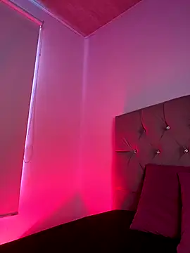 Snapshot of NINA_18_YEARS chatting on November 4, 2025, 8:56 pm NINA 18 YEARS online show from November 4, 2025, 8:56 pm