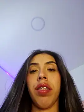 sharondeluxe1 online show from April 25, 2026, 4:37 am