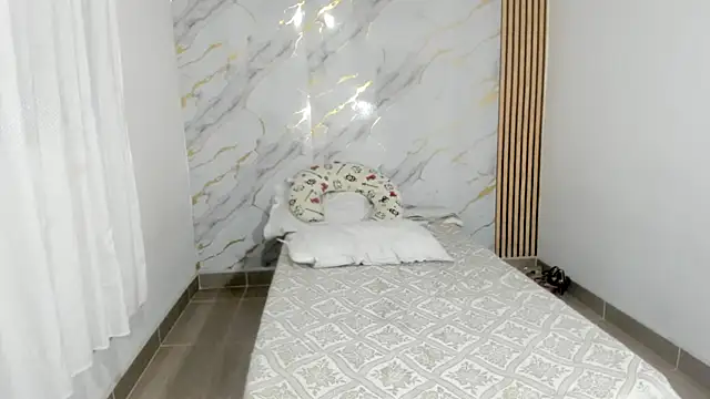 coralcarter1 online show from January 11, 2026, 7:04 am