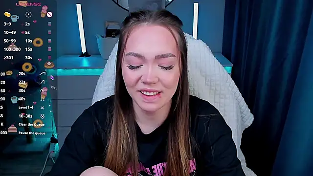 Snapshot of Evia_r0se chatting on February 12, 2026, 5:56 pm Evia r0se online show from February 12, 2026, 5:56 pm