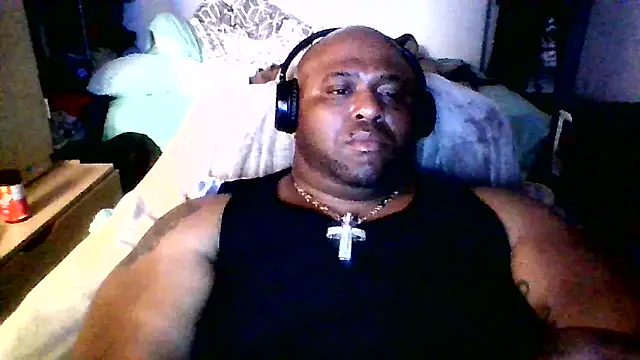 Snapshot of theythick chatting on May 18, 2026, 6:18 am theythick online show from May 18, 2026, 6:18 am