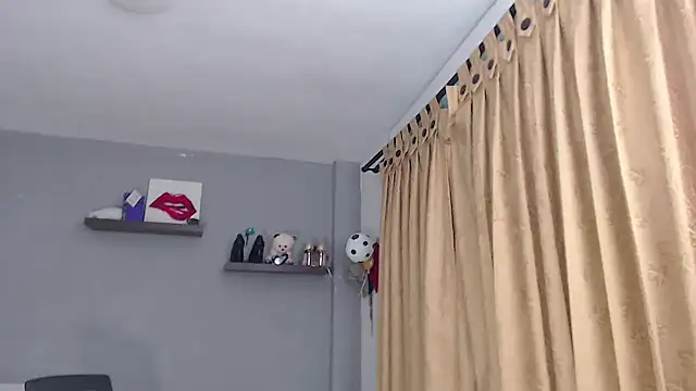 Snapshot of SusanLeroy chatting on February 18, 2026, 9:50 am SusanLeroy online show from February 18, 2026, 9:50 am