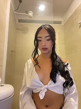 SOPHIACANDY19  online show from October 16, 2025, 11:24 pm