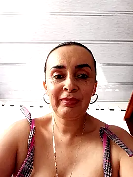 Samantha Sullivan  online show from November 5, 2025, 3:26 pm