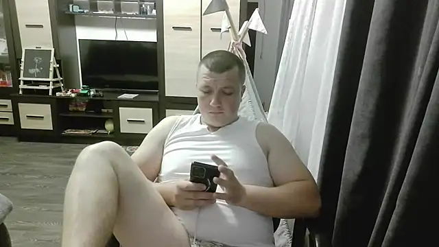 Snapshot of gamblingbum chatting on June 19, 2026, 10:25 pm gamblingbum online show from June 19, 2026, 10:25 pm