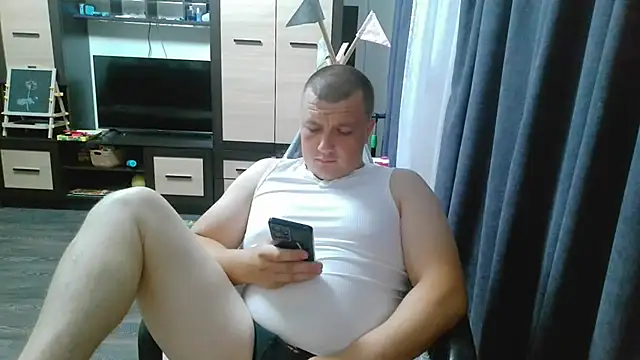 Snapshot of gamblingbum chatting on June 15, 2026, 7:02 pm gamblingbum online show from June 15, 2026, 7:02 pm