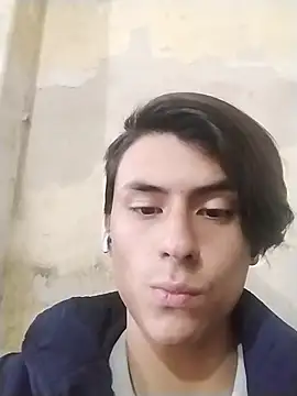 Snapshot of Alann_sr chatting on October 6, 2025, 1:18 am Alann sr online show from October 6, 2025, 1:18 am