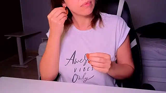 Snapshot of Akasha_007 chatting on October 30, 2025, 9:44 pm Akasha 007 online show from October 30, 2025, 9:44 pm