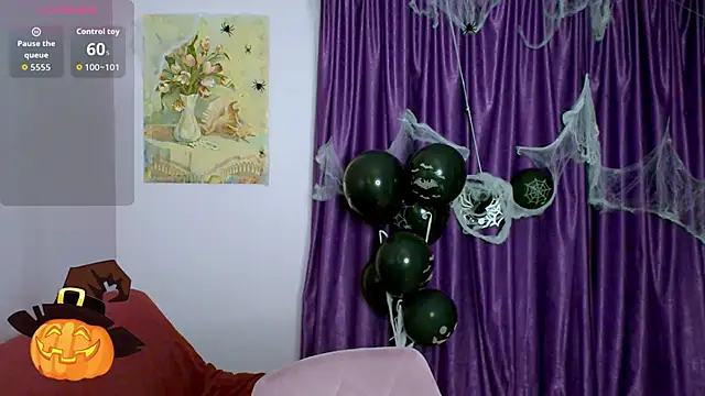 TaylorBre online show from November 4, 2025, 5:33 am