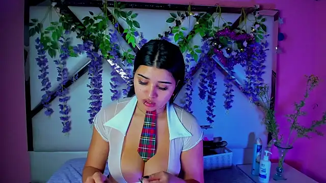 Snapshot of venusowen_ chatting on October 11, 2025, 1:45 pm venusowen online show from October 11, 2025, 1:45 pm