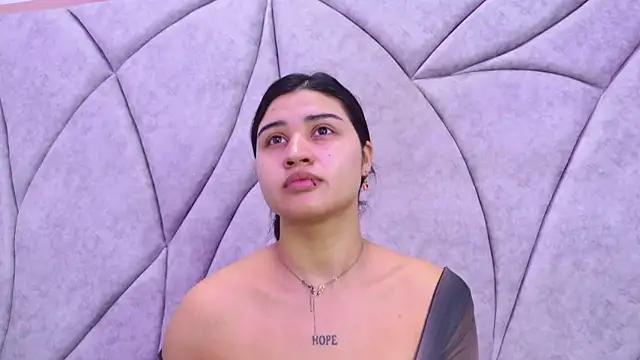 Snapshot of venusowen_ chatting on November 9, 2025, 11:14 am venusowen online show from November 9, 2025, 11:14 am