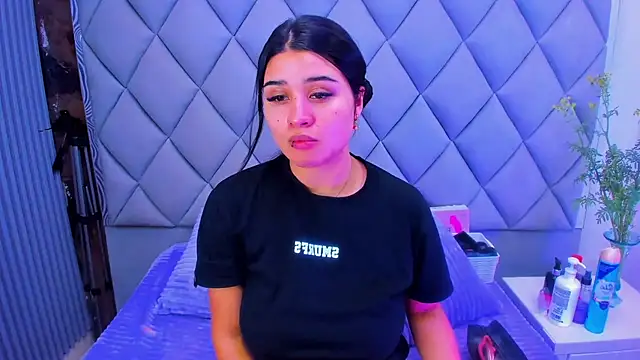 Snapshot of venusowen_ chatting on October 17, 2025, 1:24 pm venusowen online show from October 17, 2025, 1:24 pm