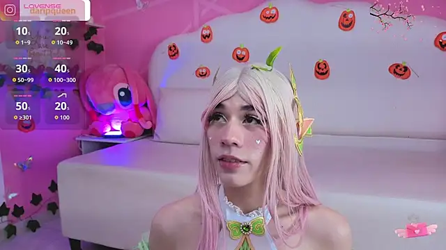 Snapshot of DaripQueen chatting on November 12, 2025, 2:43 pm DaripQueen online show from November 12, 2025, 2:43 pm