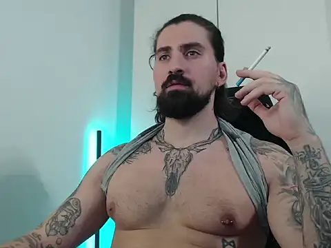 Snapshot of MateoHunk chatting on October 17, 2025, 3:58 pm MateoHunk online show from October 17, 2025, 3:58 pm