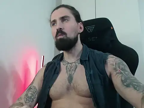 Snapshot of MateoHunk chatting on December 4, 2025, 2:05 pm MateoHunk online show from December 4, 2025, 2:05 pm