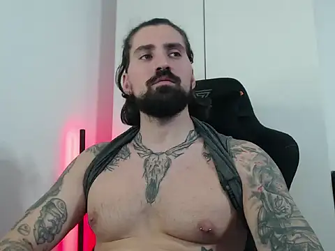 Snapshot of MateoHunk chatting on October 12, 2025, 4:30 pm MateoHunk online show from October 12, 2025, 4:30 pm