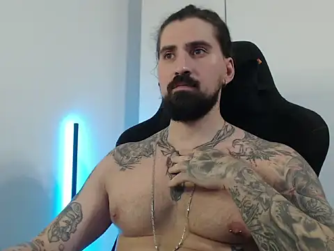 Snapshot of MateoHunk chatting on October 27, 2025, 5:58 pm MateoHunk online show from October 27, 2025, 5:58 pm