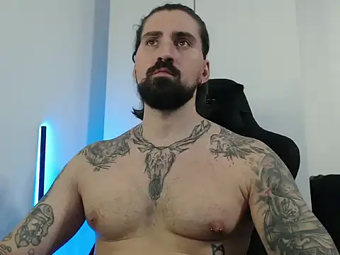 Snapshot of MateoHunk chatting on November 4, 2025, 4:55 pm MateoHunk online show from November 4, 2025, 4:55 pm