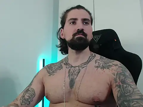 Snapshot of MateoHunk chatting on October 18, 2025, 6:10 pm MateoHunk online show from October 18, 2025, 6:10 pm