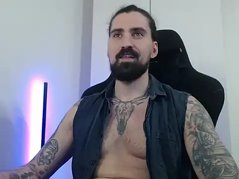 Snapshot of MateoHunk chatting on March 23, 2026, 3:34 pm MateoHunk online show from March 23, 2026, 3:34 pm