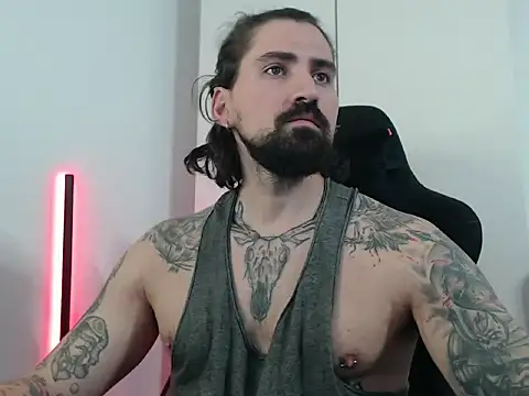 Snapshot of MateoHunk chatting on October 11, 2025, 11:11 am MateoHunk online show from October 11, 2025, 11:11 am