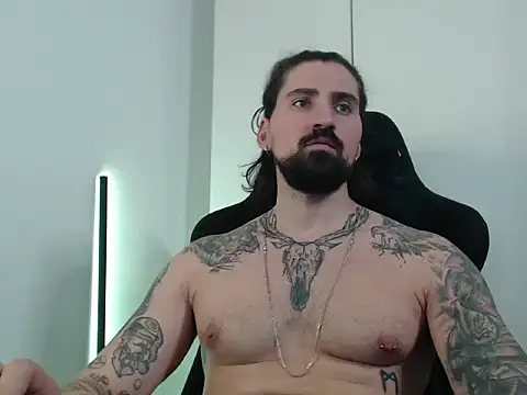 Snapshot of MateoHunk chatting on October 22, 2025, 2:38 pm MateoHunk online show from October 22, 2025, 2:38 pm