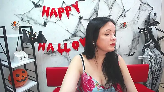 Snapshot of TayaBoret chatting on November 6, 2025, 6:45 pm TayaBoret online show from November 6, 2025, 6:45 pm